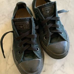 Kids all black converse
